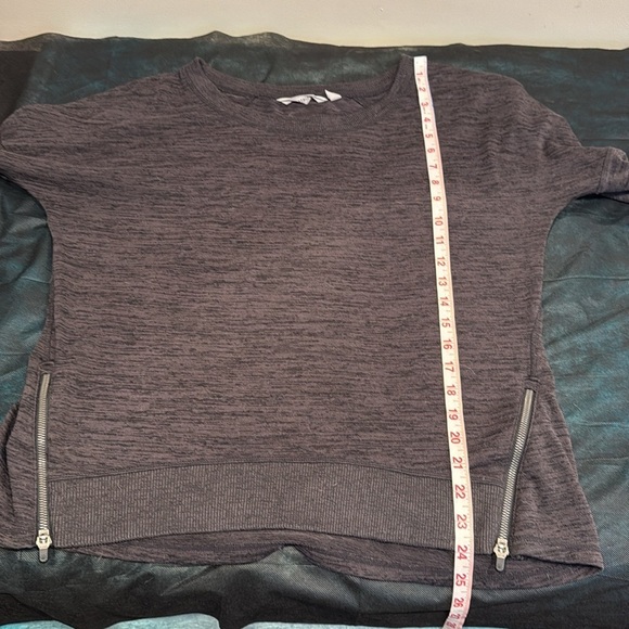 🔥Athleta Dark  Gray Long Sleeve Sweater with Zipper Accents🔥 - Picture 2 of 6